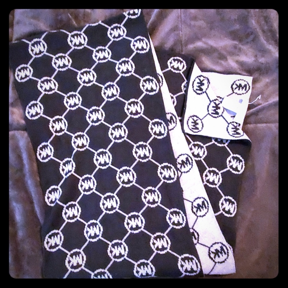Michael Kors Scarf Blk/Wht